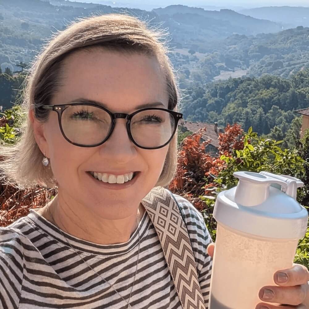 Customer travelling with Eve Biology shakes
